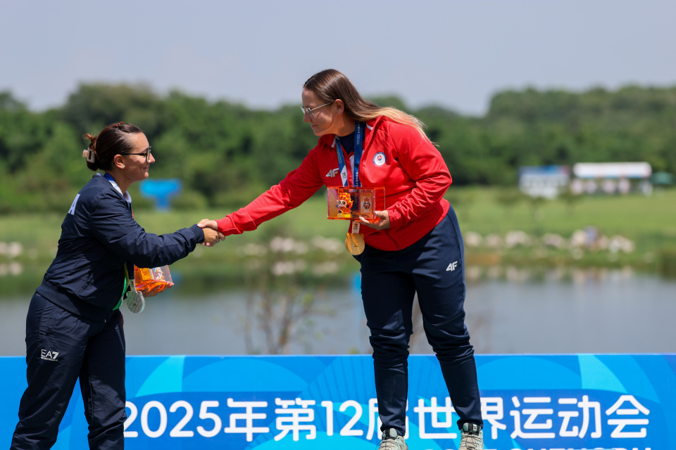 qcW, 新华社记者, 大利选手雷